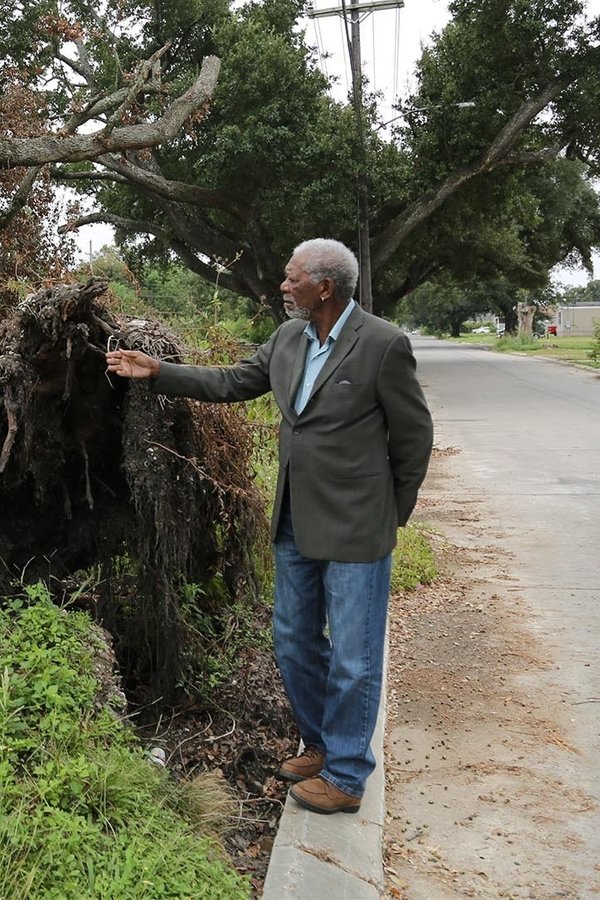 The Story of God with Morgan Freeman – S01E02 – Apocalisse