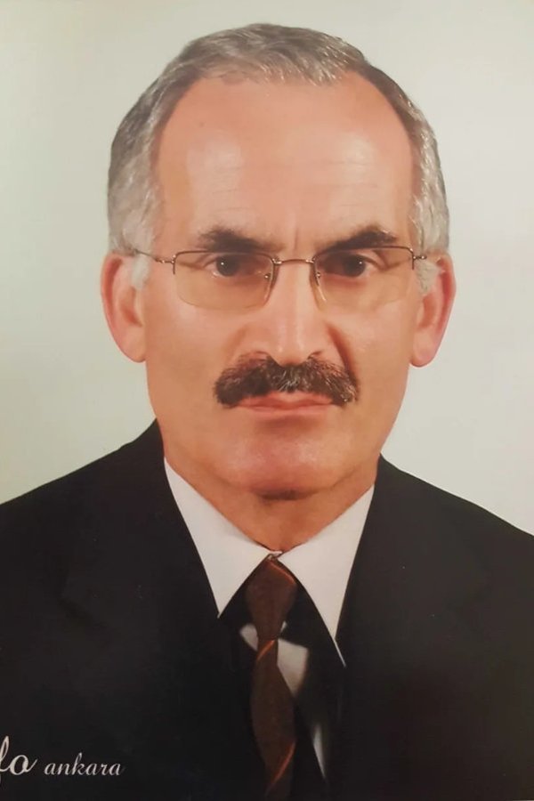 Salih Bayraktutan's headshot