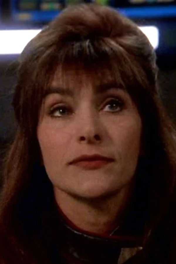 Carrie Dobro's headshot