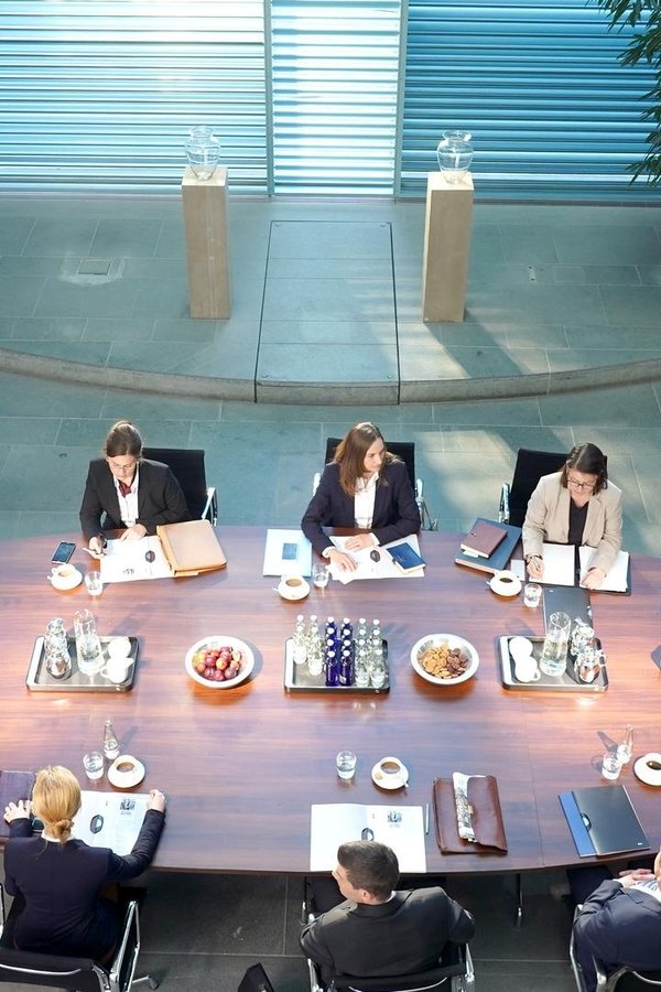 Stunden der Entscheidung: Angela Merkel und die Flüchtlinge poster