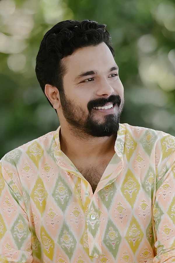 Abhiram Radhakrishnan's headshot