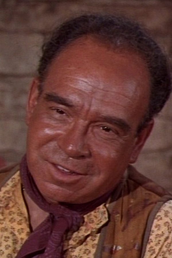 Salvador Baguez's headshot