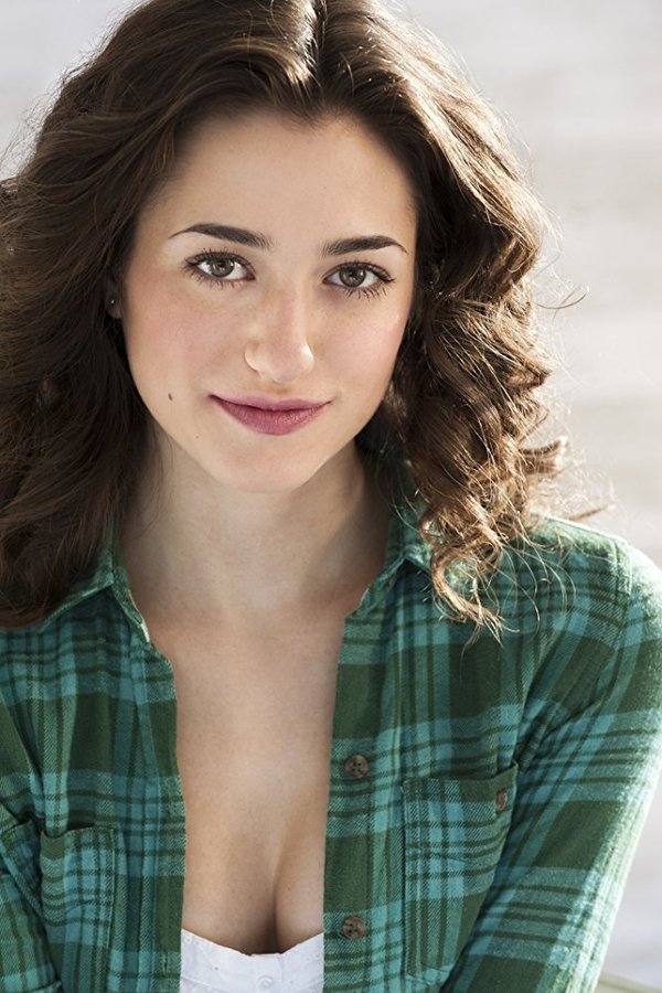 Holly Curran's headshot