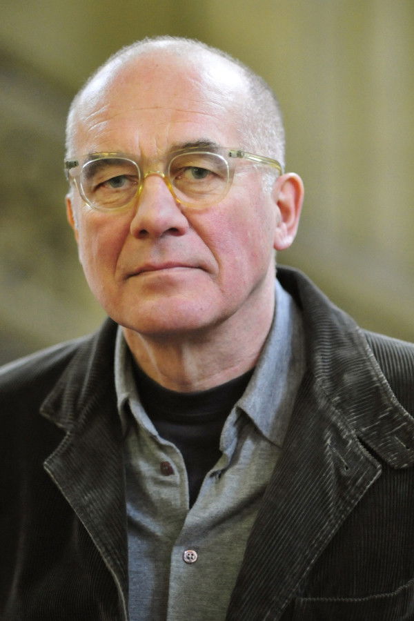 Hanns Zischler's headshot