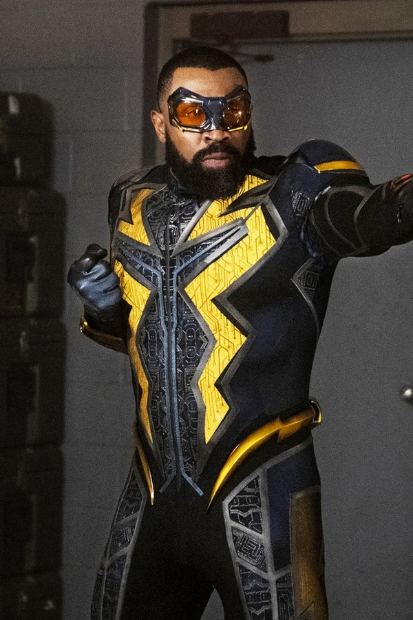 Black Lightning – S03E15 – Il libro della guerra: Capitolo secondo: La libertà non è gratuita
