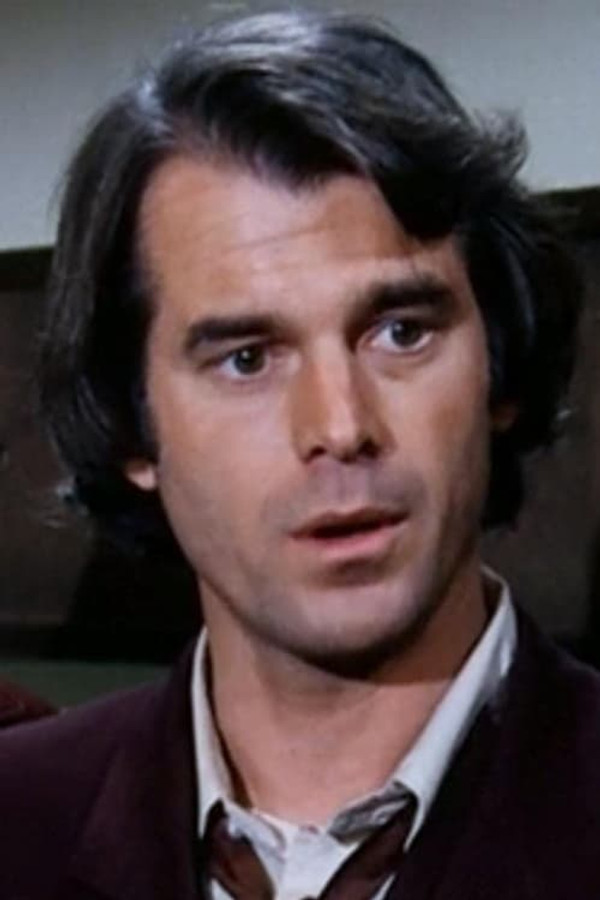 Stan Ivar's headshot