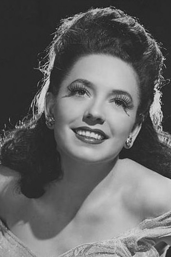 Evelyn West's headshot