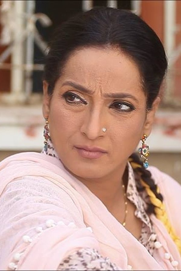 Farha Nadir's headshot