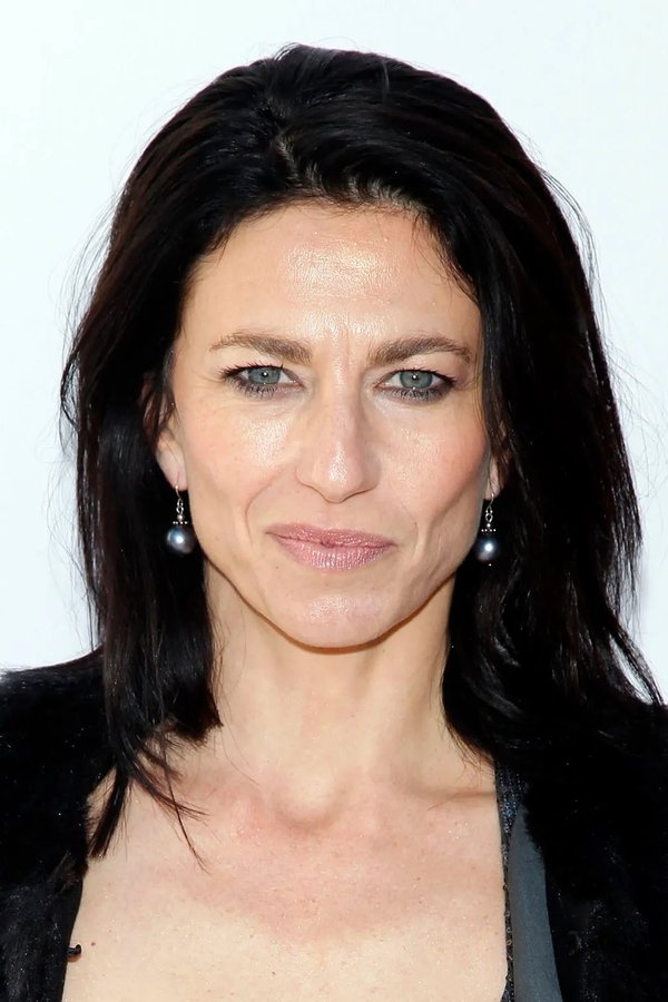 Claudia Black's headshot
