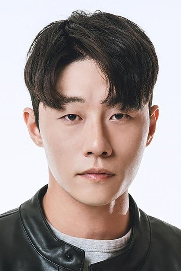 Lee Shin-ki's headshot