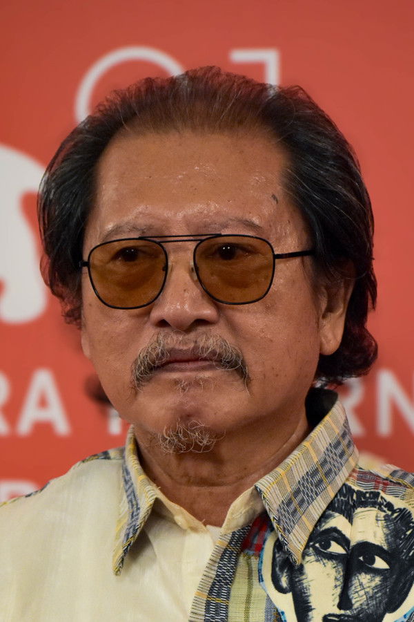 Ronnie Lazaro's headshot