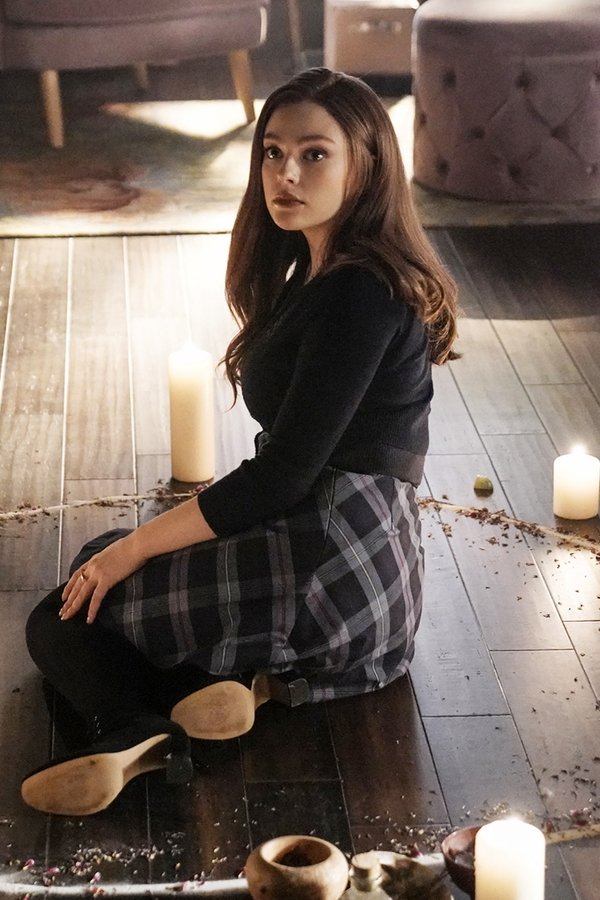 Legacies – S02E13 – Tu non puoi salvarli tutti