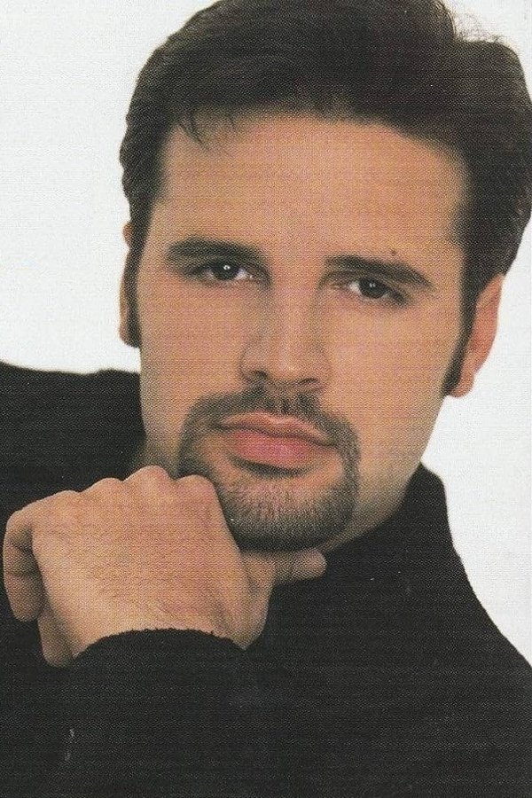 Mark Wills's headshot