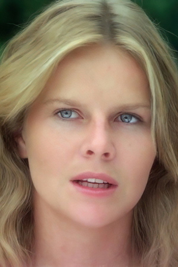 Mónica Zanchi's headshot