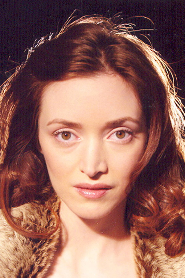 Janine Theriault's headshot