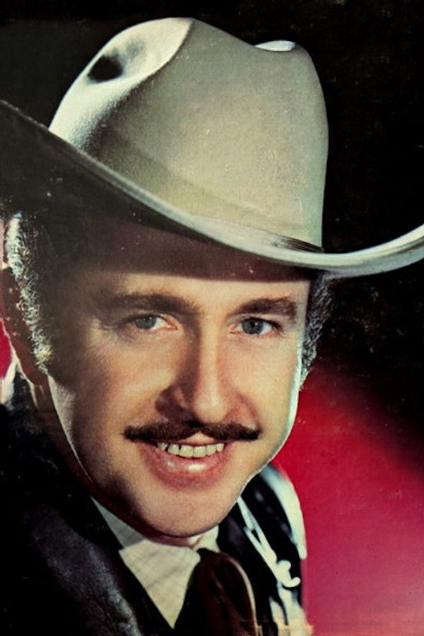 Demetrio González's headshot