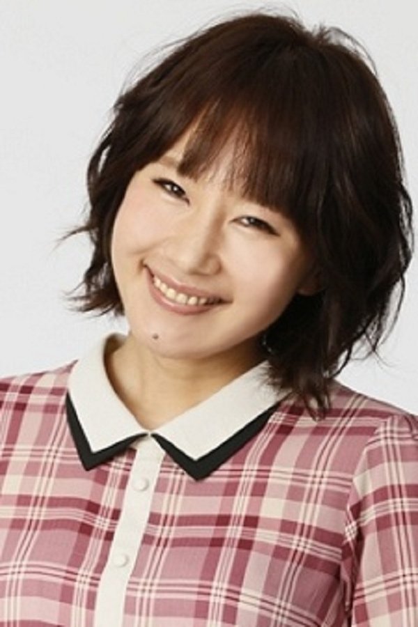 Maki Tomonaga's headshot