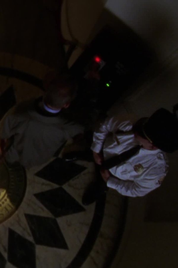 West Wing: Tutti gli uomini del Presidente – S01E01 – Sbarco imminente