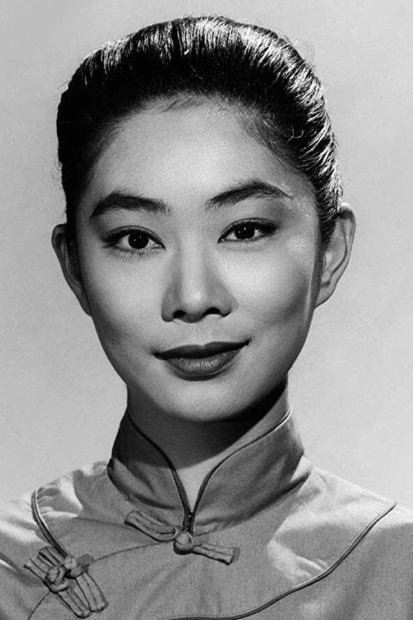 Lisa Lu's headshot