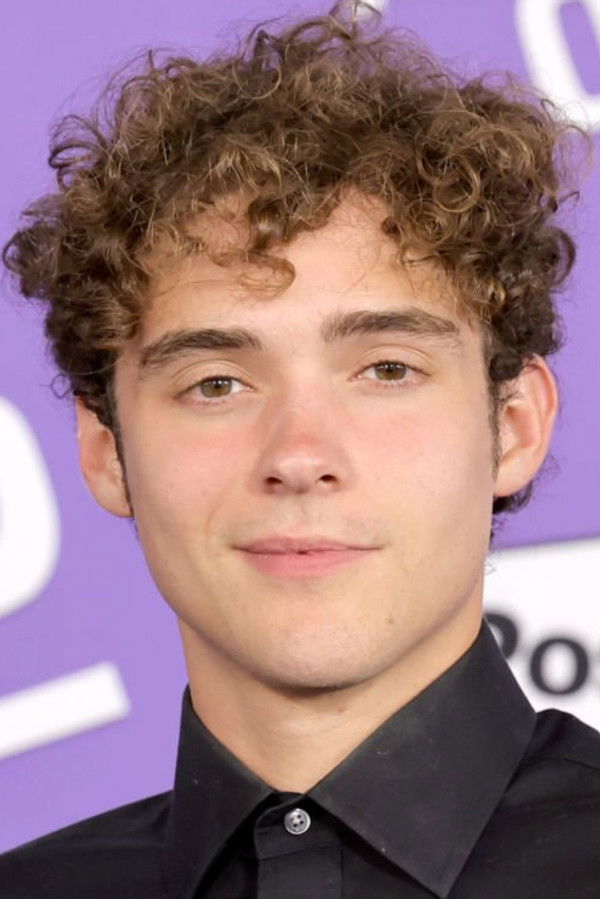 Joshua Bassett's headshot