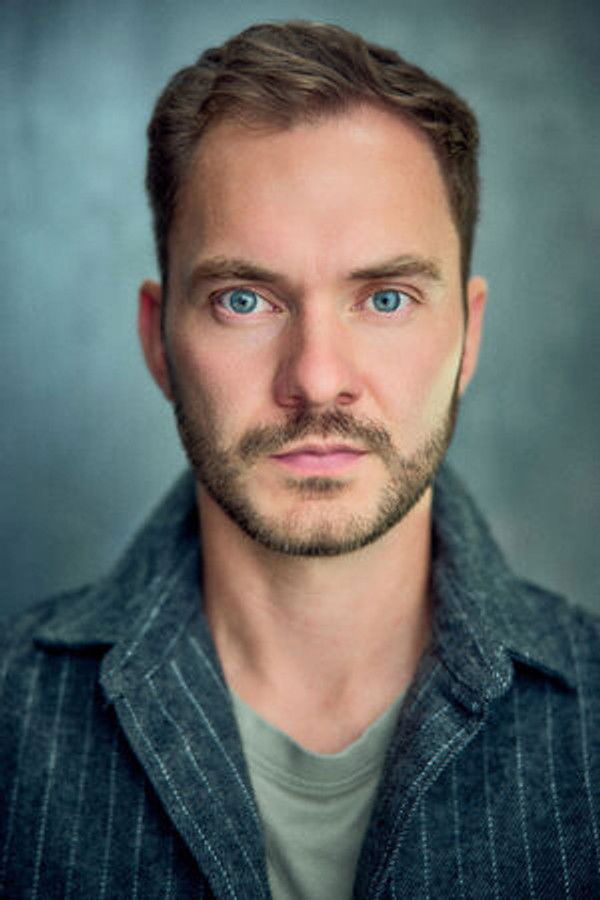 Simon Lennon's headshot