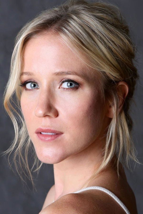 Jessy Schram's headshot
