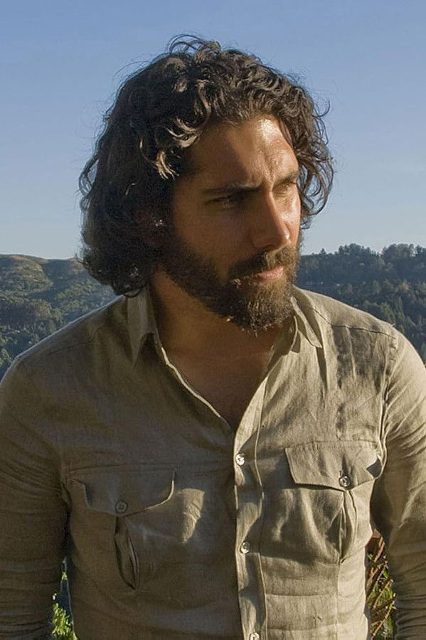 Daniel da Silva's headshot