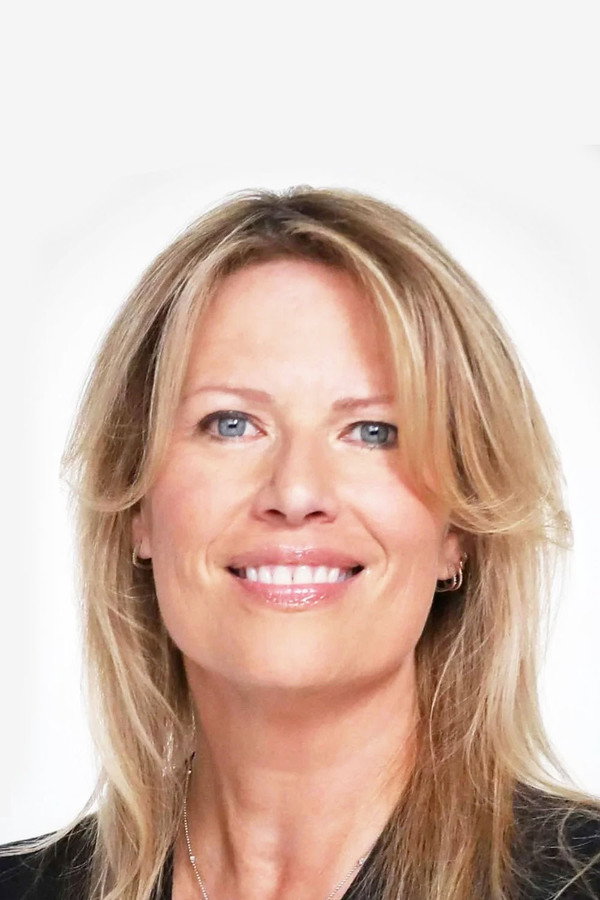 Mary Elizabeth McGlynn's headshot