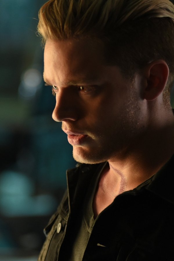 Shadowhunters – S01E07 – Arcani maggiori
