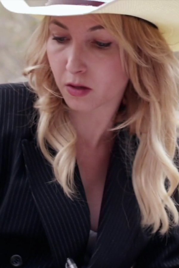Delitti in copertina – S01E04 – Episodio 4
