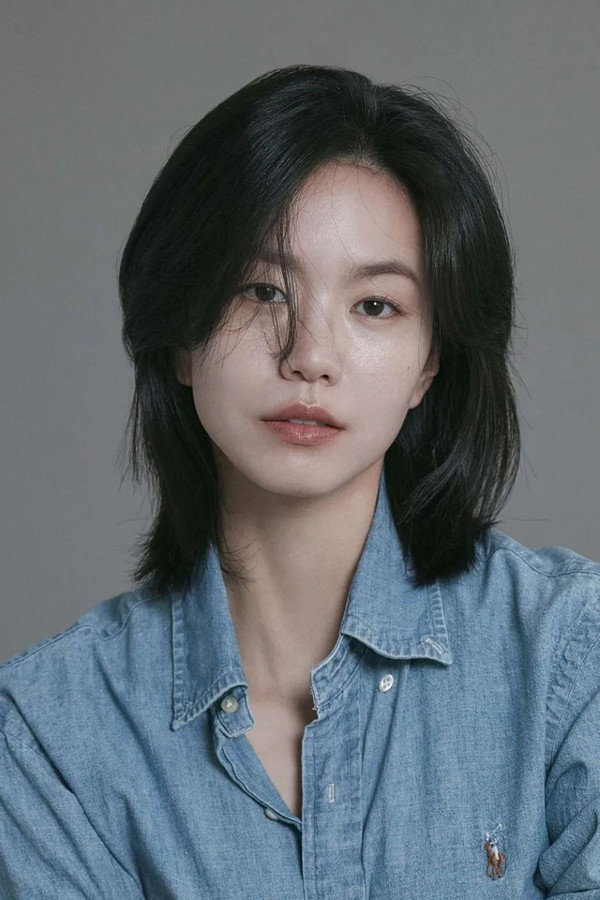 Lee Seol's headshot