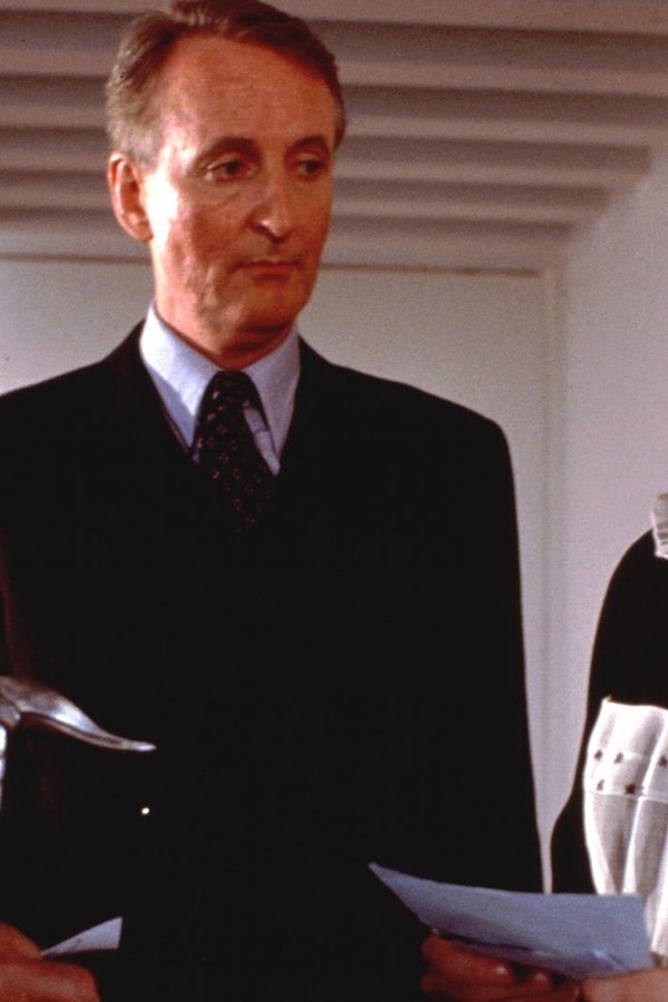 Poirot – S07E01 – L’assassinio di Roger Ackroyd
