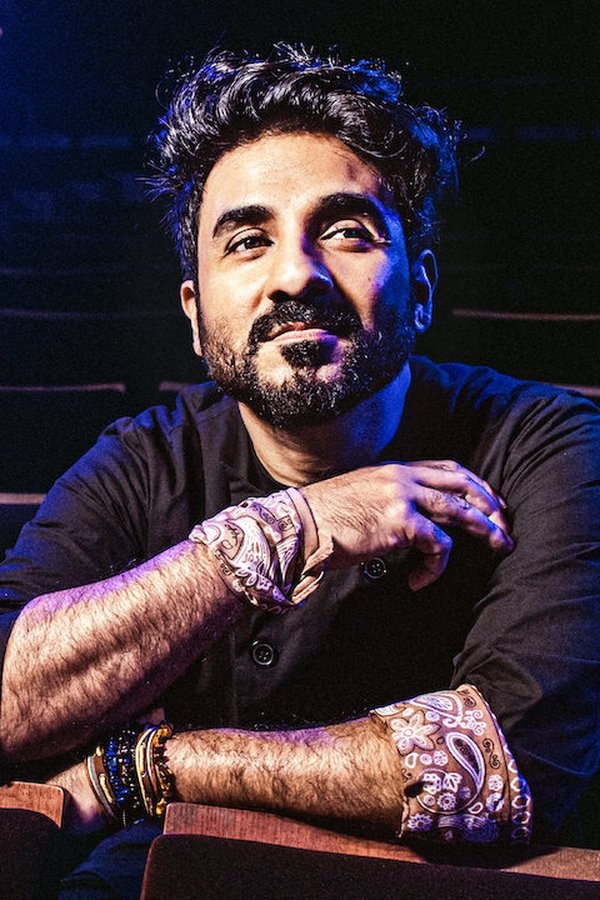 Vir Das: Landing (2022) backdrop image
