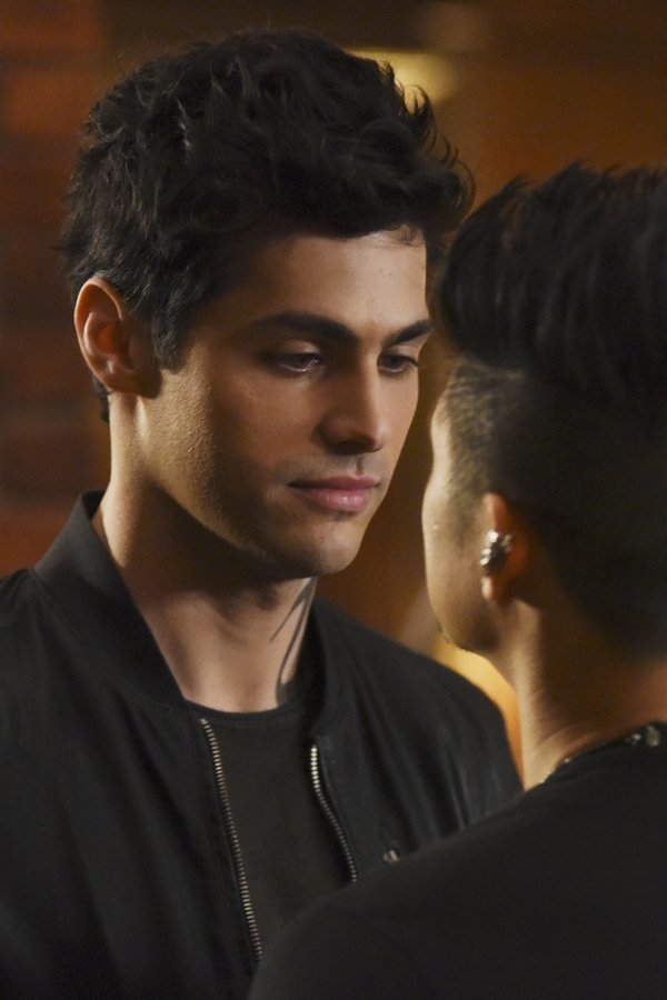 Shadowhunters – S02E07 – Come mai sei caduto