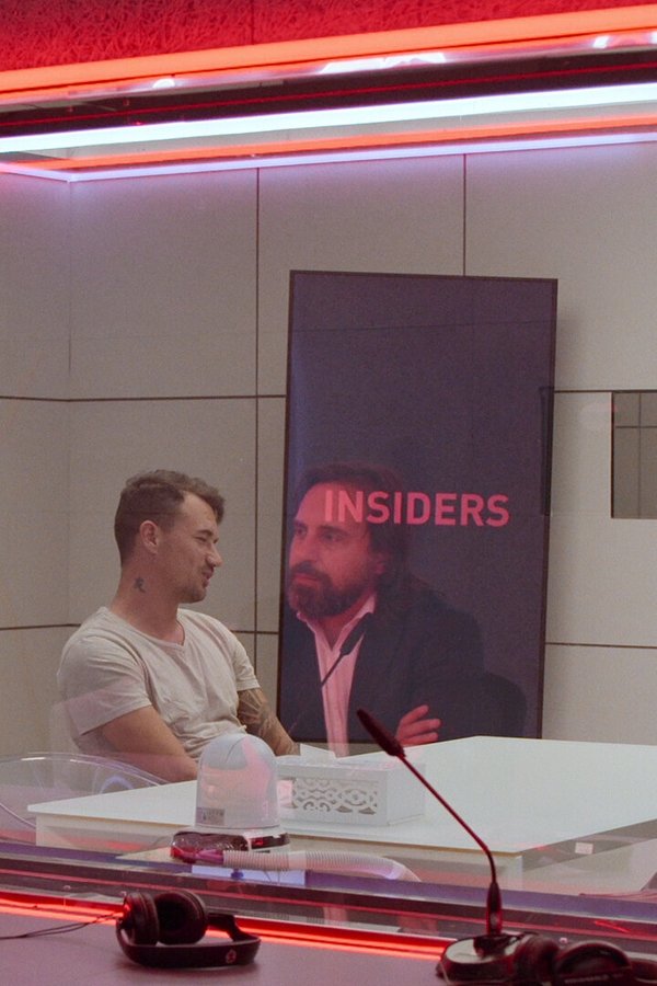 Insiders – S01E02 – Episodio 2