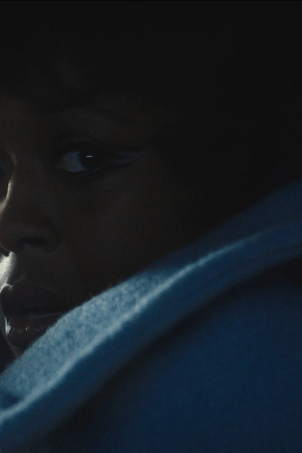 La donna del lago – S01E02 – C’è un legame con la ricerca del meraviglioso.