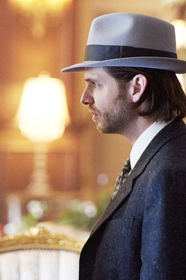 12 Monkeys – S02E03 – Cento Anni
