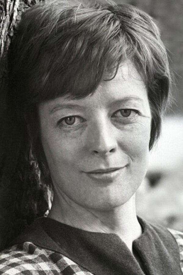 Maggie Smith's headshot