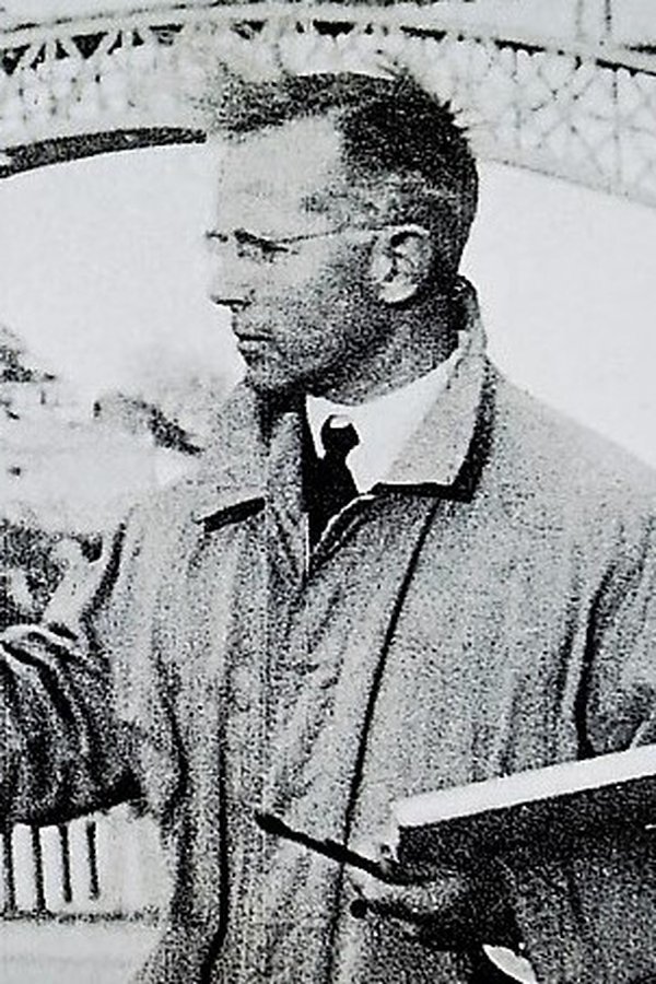António Cruz's headshot