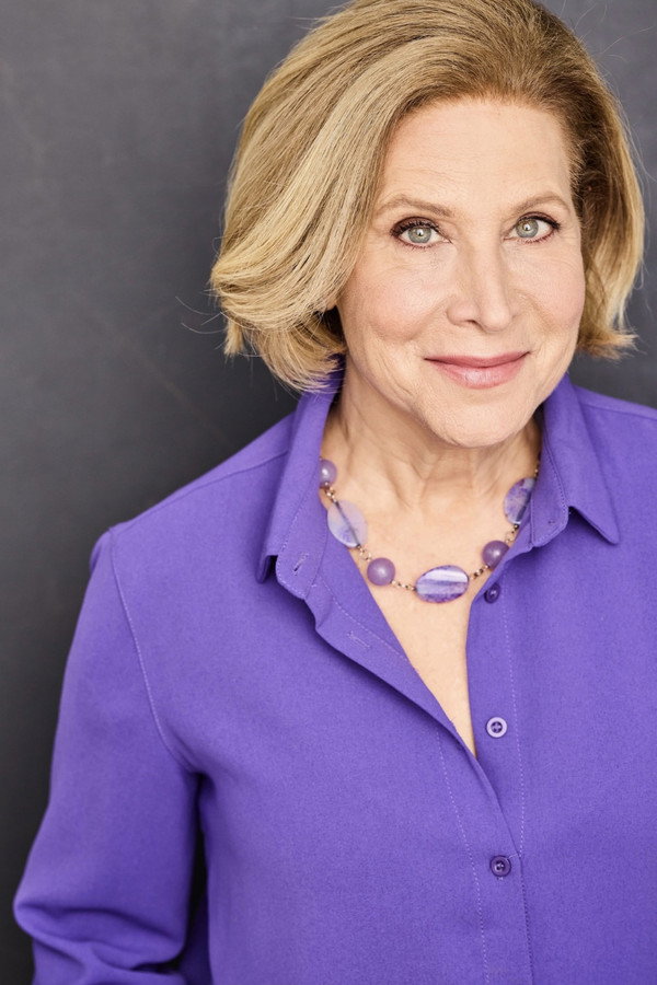 Janet Borrus's headshot