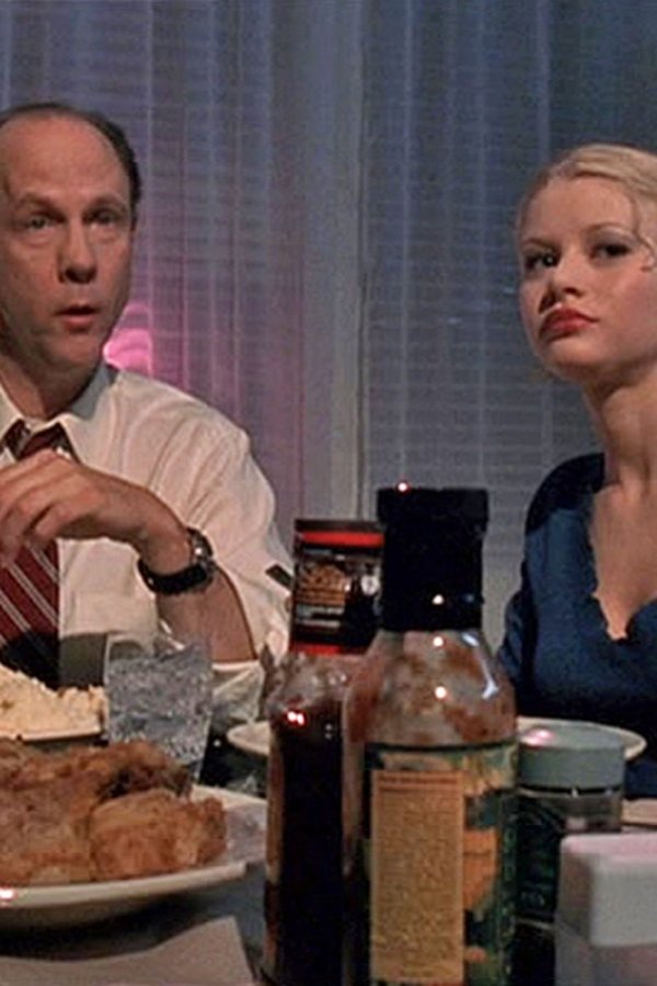 Roswell – S01E18 – Tess, bugie e videotape