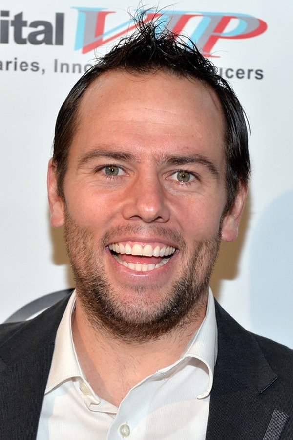 Shay Carl's headshot