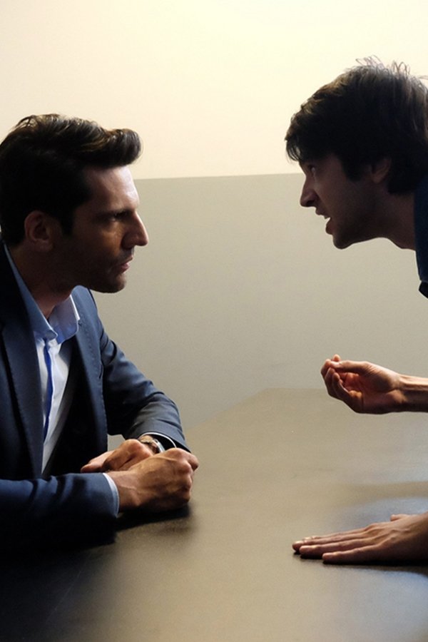 Segreti di famiglia – S01E02 – Episodio 2