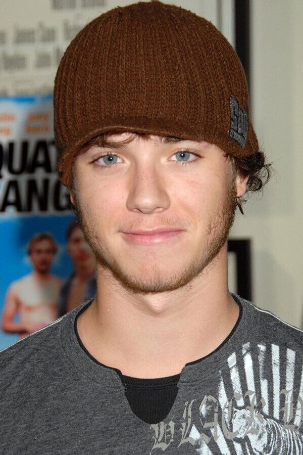 Jeremy Sumpter's headshot
