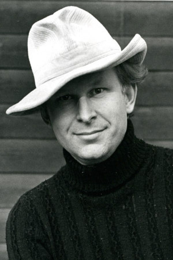 Olof Buckard's headshot