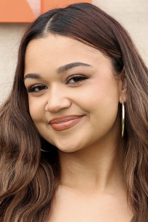 Madison Bailey's headshot