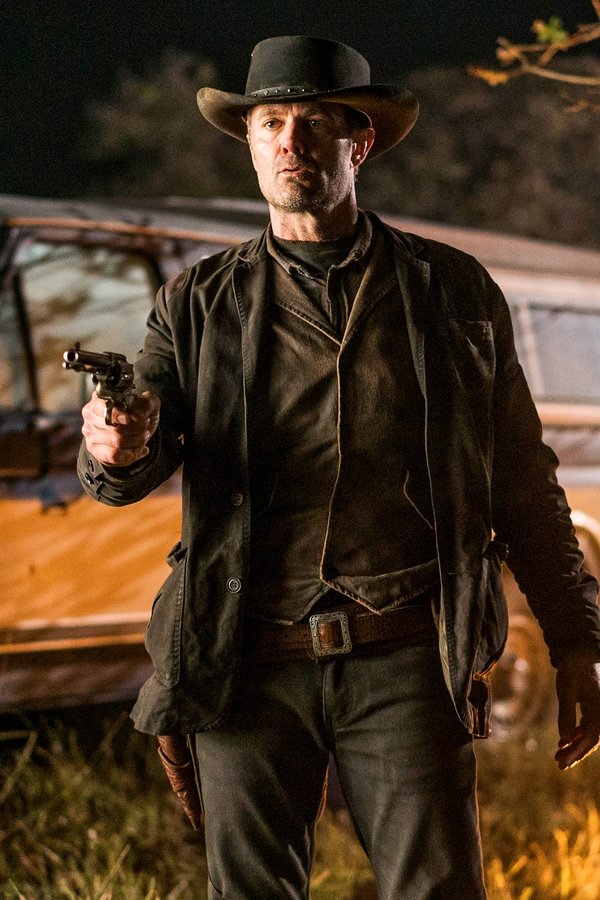 Fear the Walking Dead – S04E01 – Qual’è la tua storia?