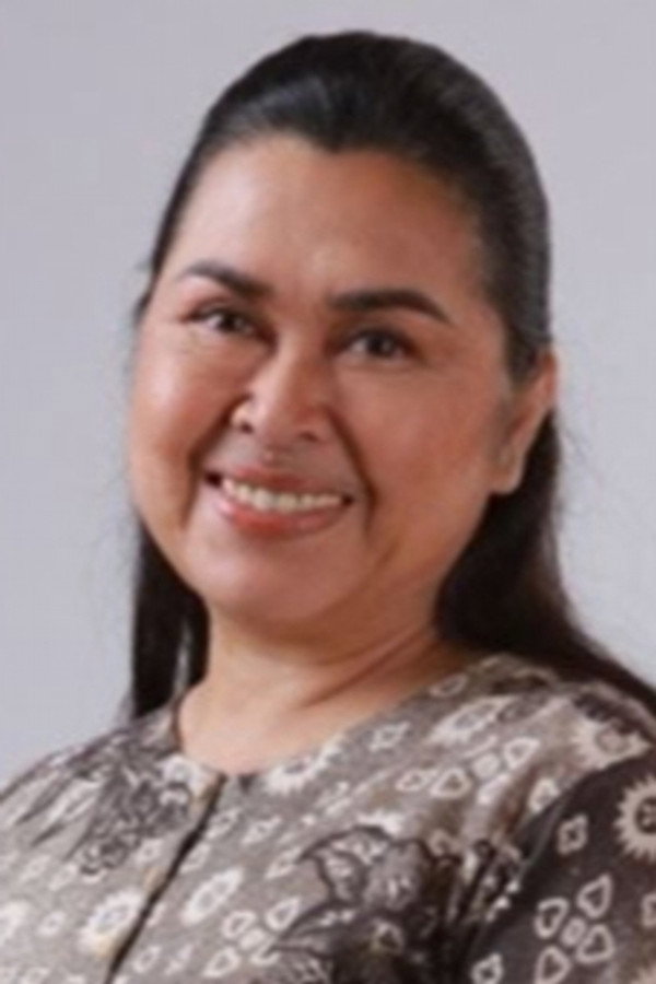 Elizabeth Oropesa's headshot