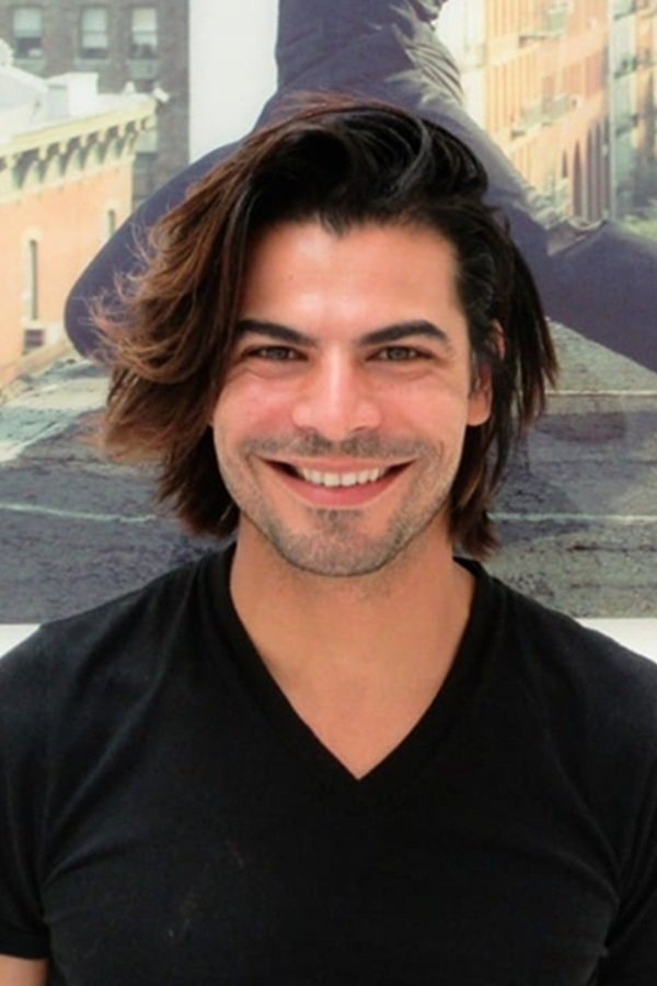 Noah Valentyn's headshot