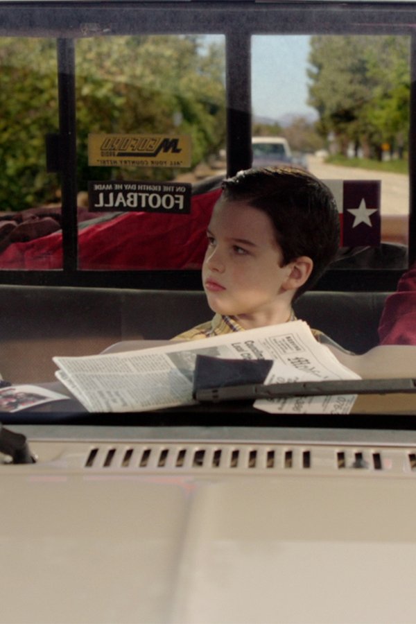 Young Sheldon – S01E05 – Una calcolatrice solare, una partita e una cheerleader